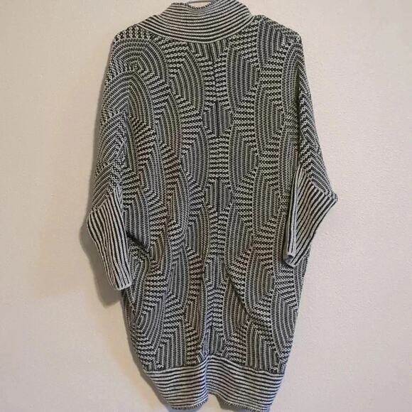 Aeropostale black and white knit cocoon cardigan size Medium - Picture 5 of 5